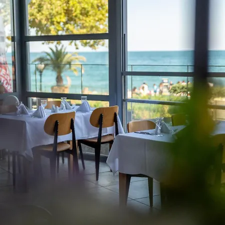 Готель Astoria Inclusive- Private & Club