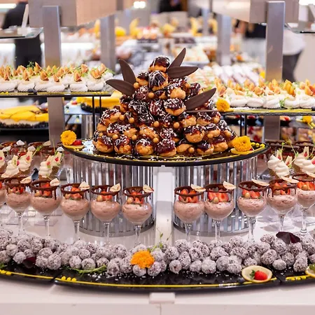 Hotel Astoria Inclusive- Private & Club 4*