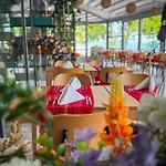Astoria By Astoria Collection Златни пясъци