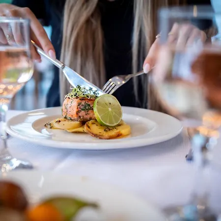 Hotel Astoria Inclusive- Private & Club