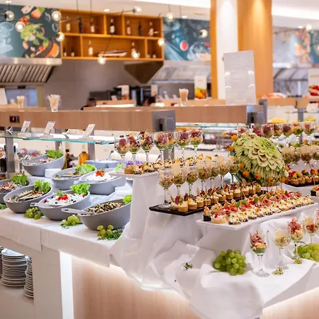 Astoria Inclusive- Private & Club 4*